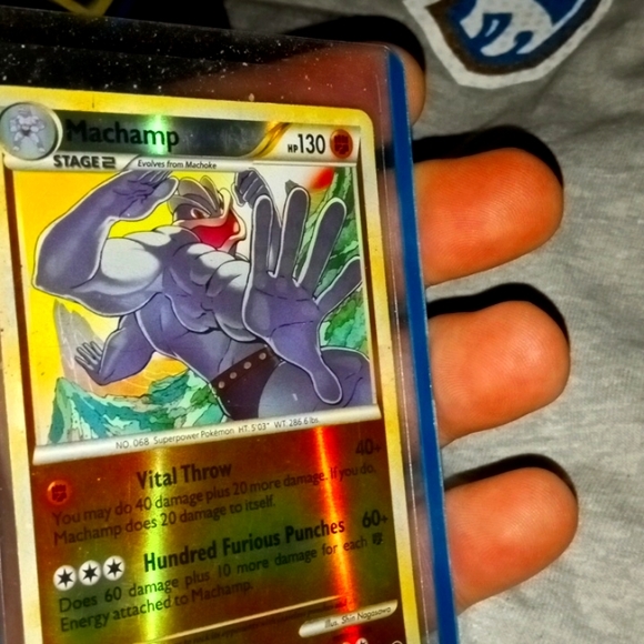 Foil 2010 MACHAMP POKEMON CARD - Picture 1 of 3